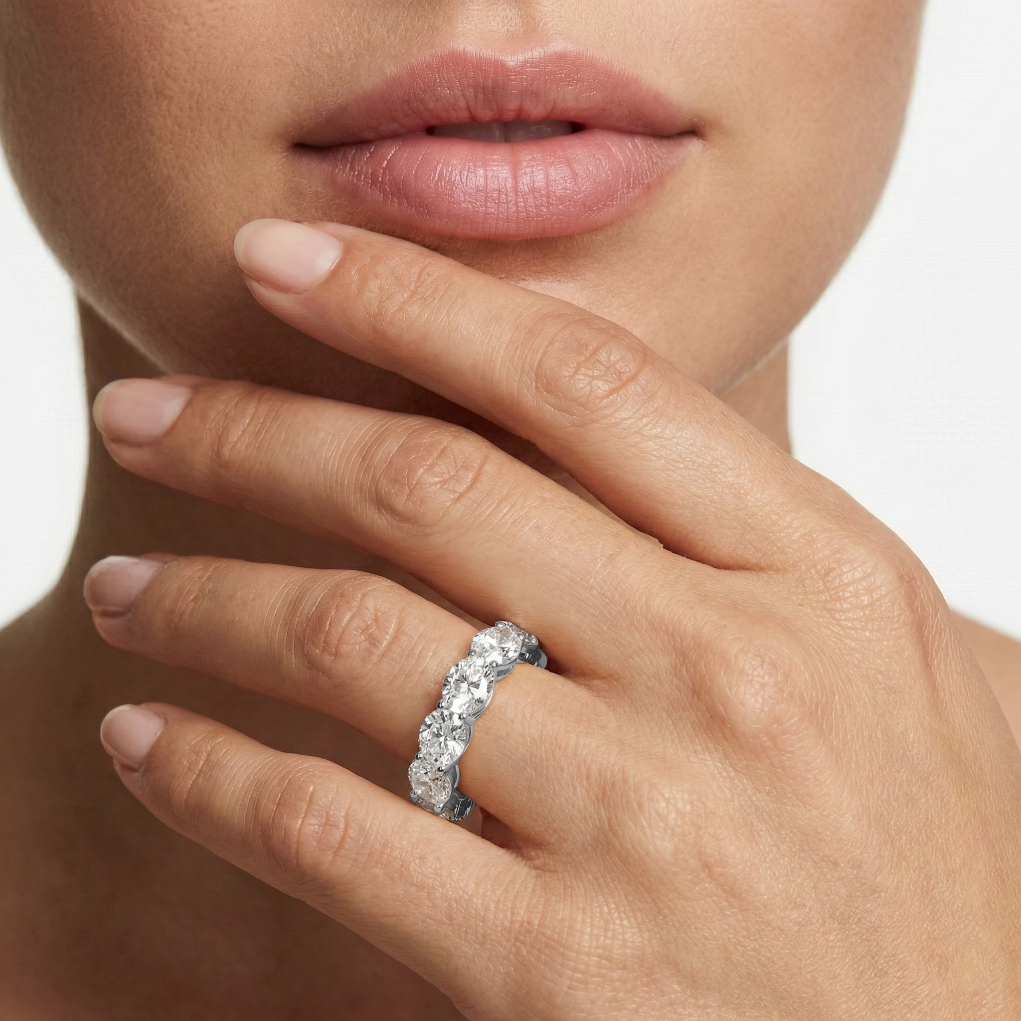 Lovea Juliet Eternity Ring Ovalschliff – Weißgold