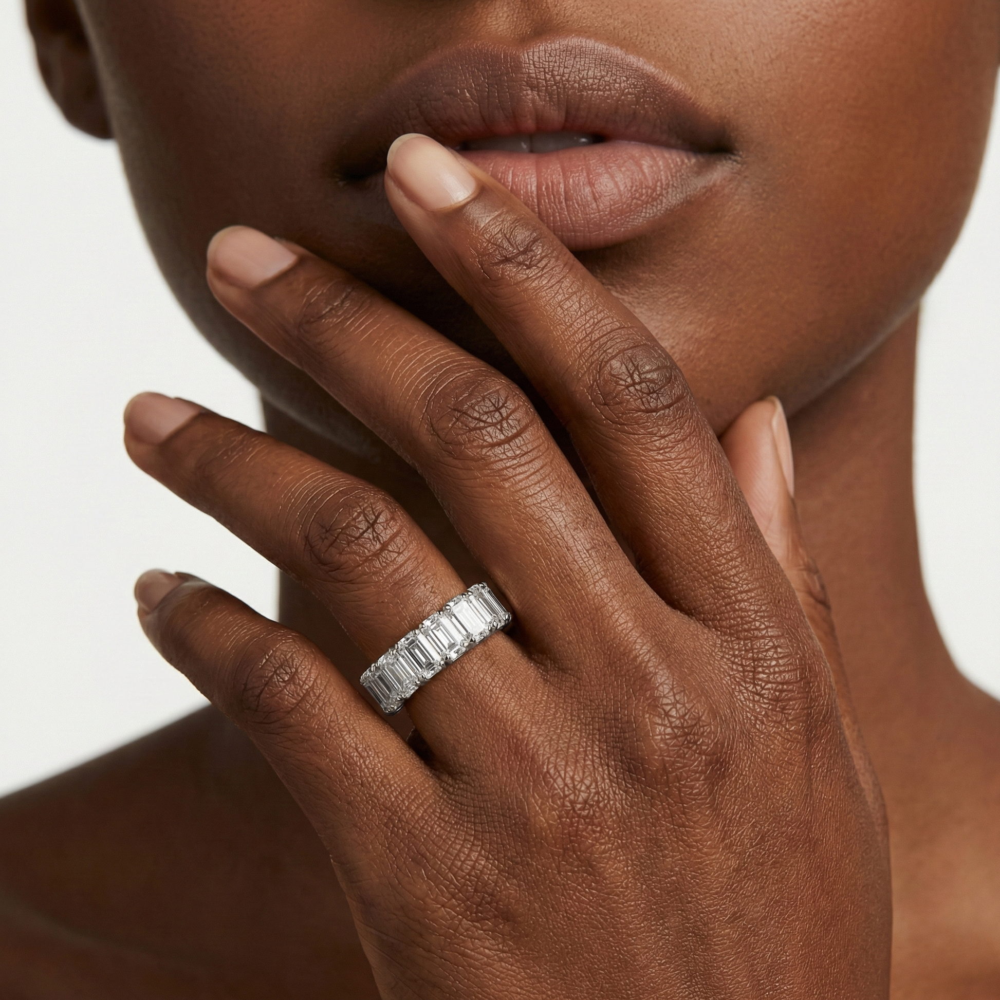 Lovea Morgan Eternity Ring Smaragdschliff – Weißgold
