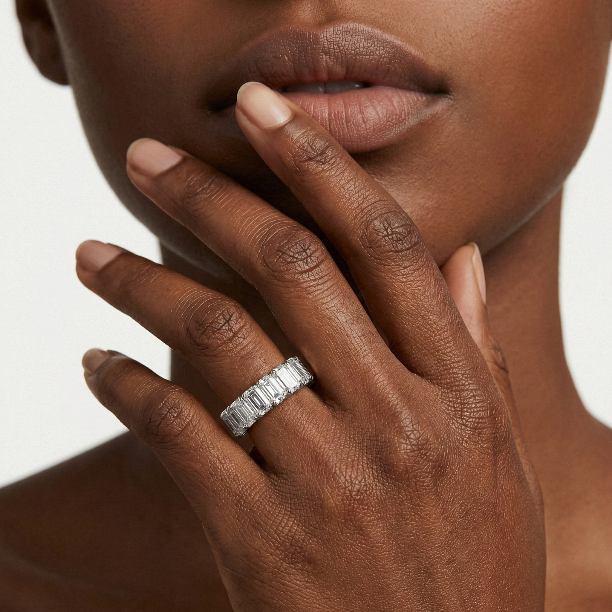 Lovea Morgan Eternity Ring Smaragdschliff – Weißgold