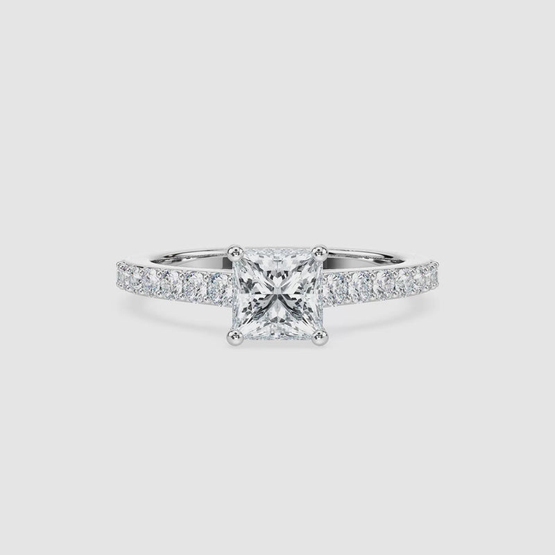 Angel Hidden Halo Verlobungsring – Prinzessschliff – Weißgold – Video
