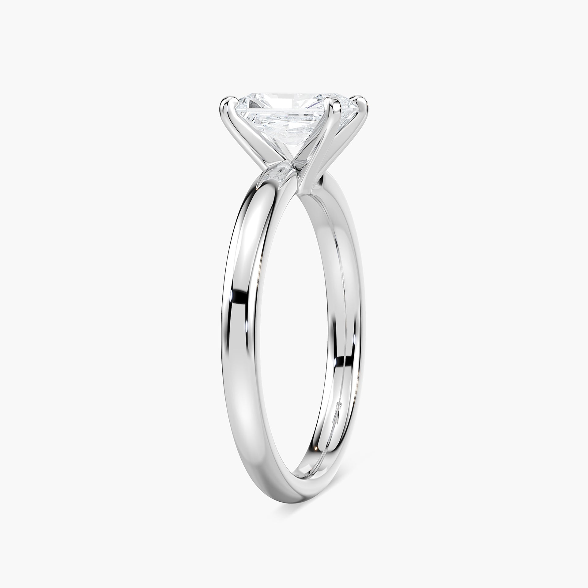Lauren Solitaire Verlobungsring Radiantschliff Seitenansicht – Lovea