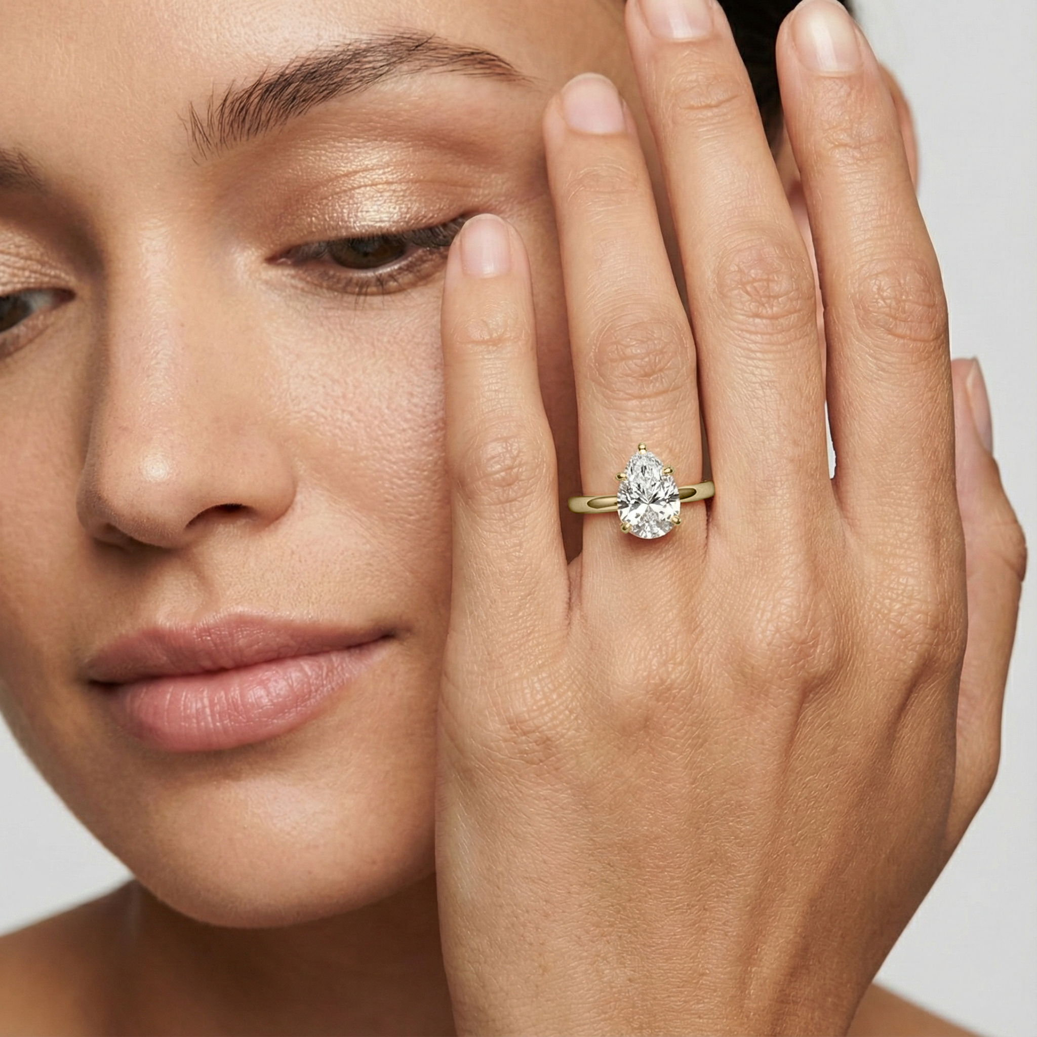 Lauren Solitaire Verlobungsring Tropfenschliff Gelbgold – Lovea