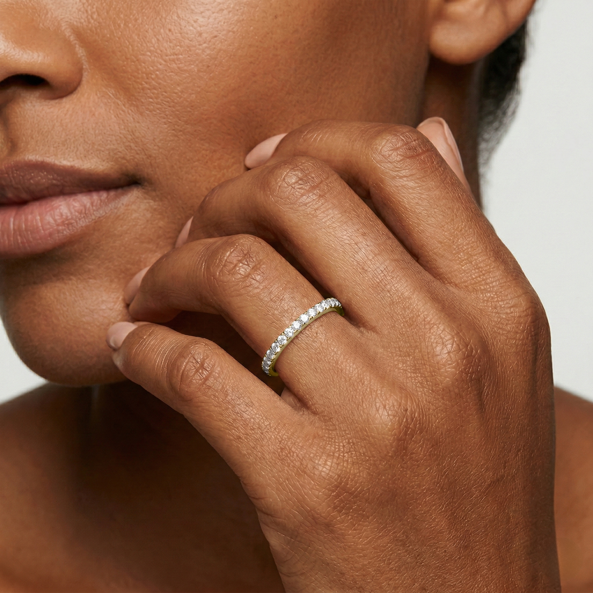 Lovea Emma Vorsteckring – Pavé – Gelbgold