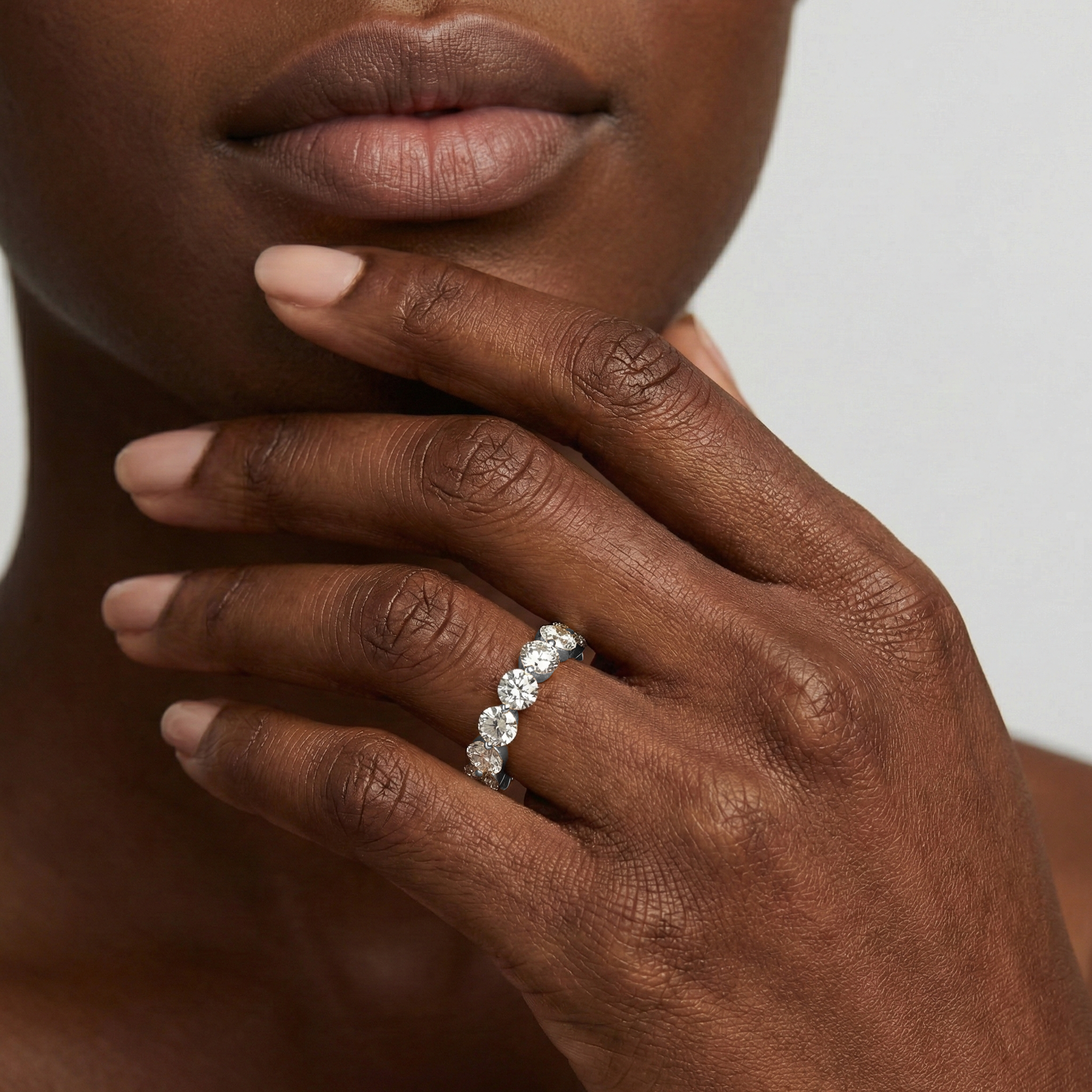 Lovea Zora Eternity Ring Rundschliff – Weißgold